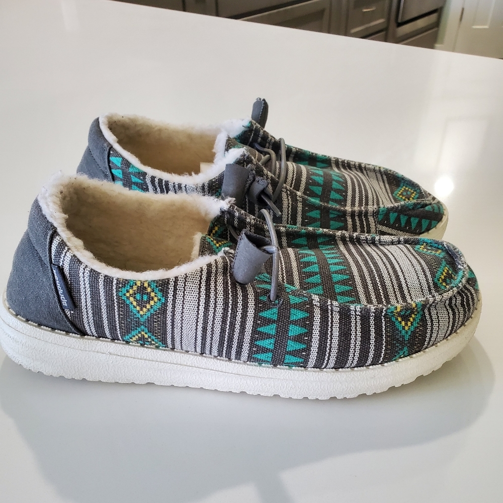 Women's Hey Dude size 7